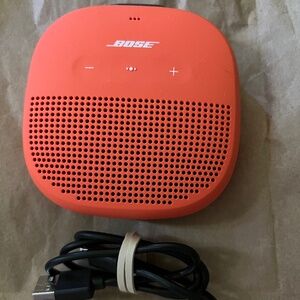 BOSE BLUETOOTH SPEAKER
